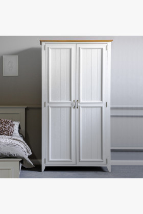 Fehér fenyőfa provence-i ruhásszekrény Lille típus, akasztós-polcos